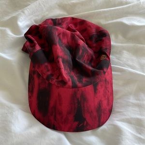 Lululemon red tie dye training hat